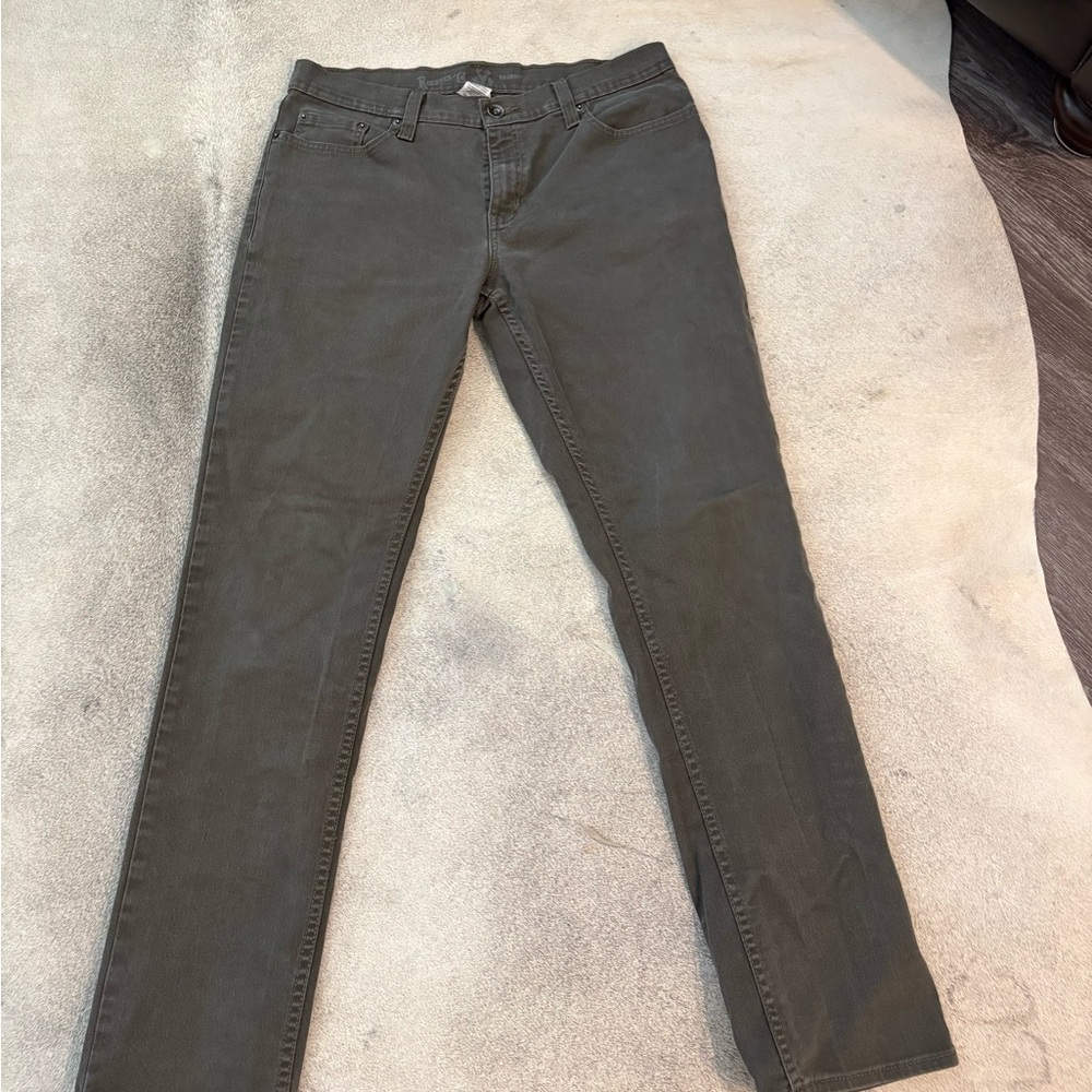 Robuck co jeans
Green pants